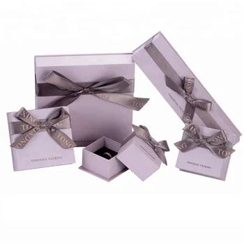 Продажба на едро Подарък пакет За бижута от картон с лого, Гривна, Пръстен, Подарък картонена кутия за опаковане на бижута от хартия с капак