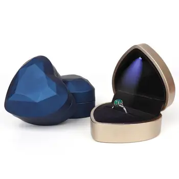 Елегантен подарък кутия за пръстени Кутия за пръстени с led осветление във форма на сърце, Кутия за led пръстени преносим калъф за сделки ръце и сърца, годеж, сватба
