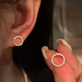 Модни универсални обеци-карамфил под формата на ослепително кръг с кристали цирконии, минималистичные обеци за тийнейджъри, женски накити 2023 година