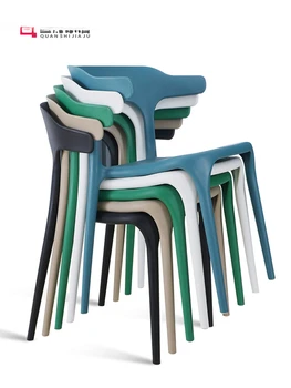 Модерен прост пластмасов стол, домашен стол за хранене Nordic casual творчески малък стол с мързелив облегалка на стол чист червен