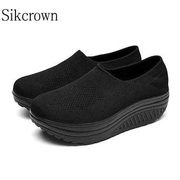 Черни дамски маратонки голям размер 43 на платформата, ежедневни спортни обувки за танкетке за жени, лятна дамски обувки за ходене, Маркови маратонки