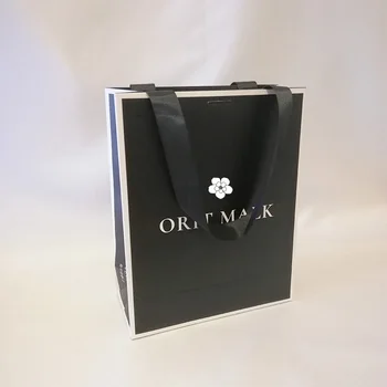 Продажбите на едро 500 бр./лот Плътен плик с потребителско лого за Многократна употреба черно-бели класически торбички за опаковане на дрехи и подаръци